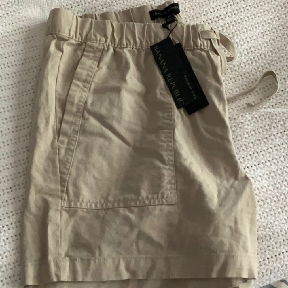 Banana Republic linen shorts NWT Sz M